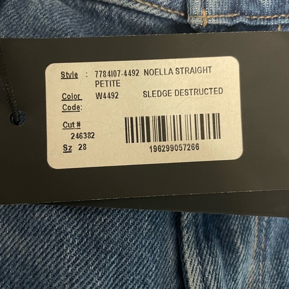 NWT Paige Noella Straight Sledge Destructed Jeans. Size 28 Petite. - Picture 15 of 16